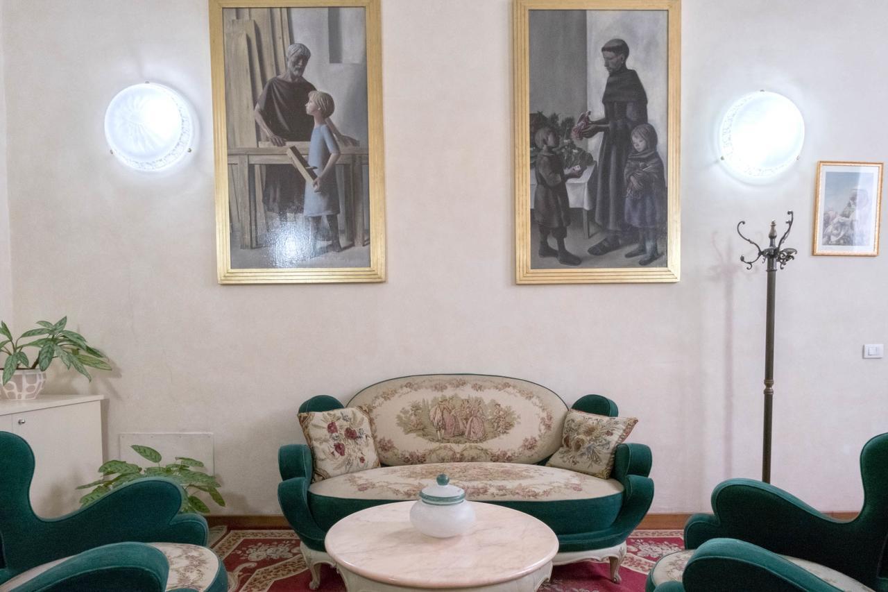 Hotel Casa Betania Casa Per Ferie à Florence Extérieur photo